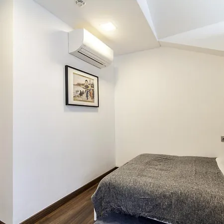 Apartment Fully Furnished Flat With Balcony In Sisli