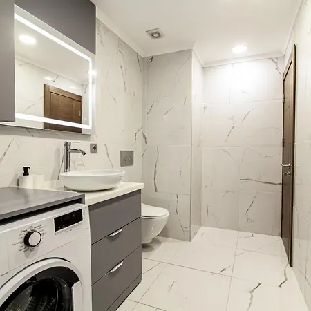 Fully Furnished Flat With Balcony In Sisli Apartment Istanbul